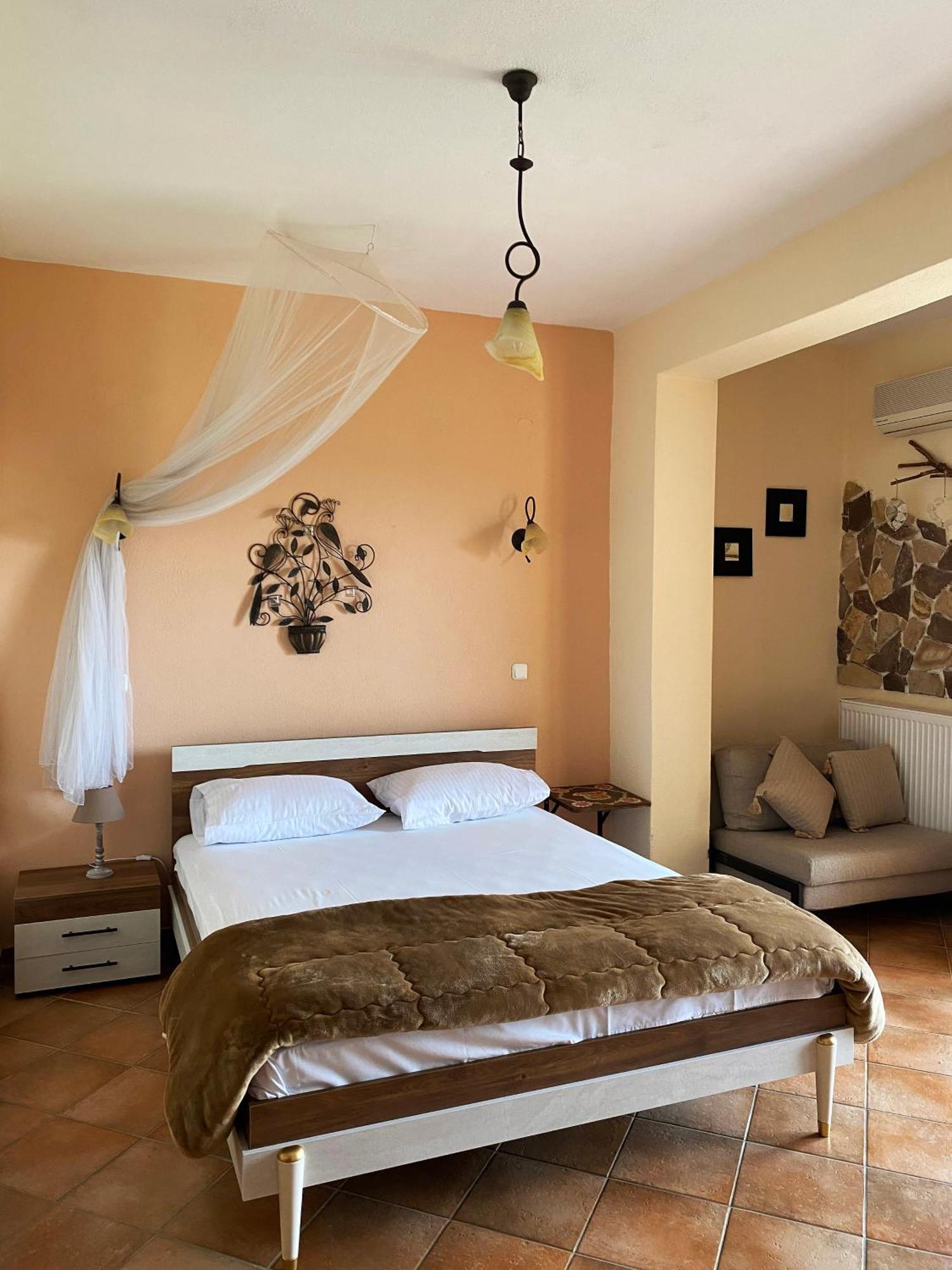 Guesthouse Kerkinitis Lithótopos Екстериор снимка